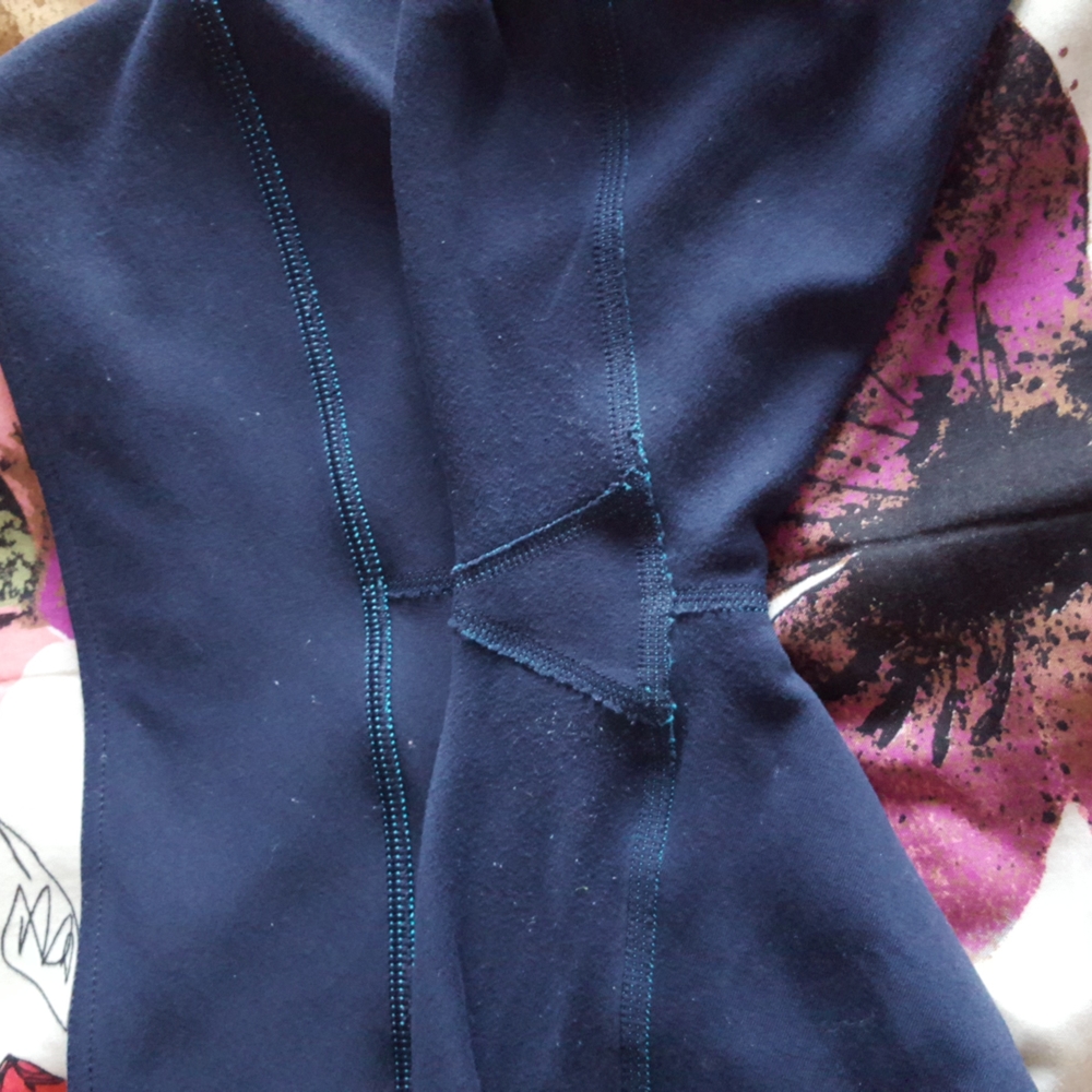 Lululemon Reversible Wunder Under Crop - Picture 9 of 10